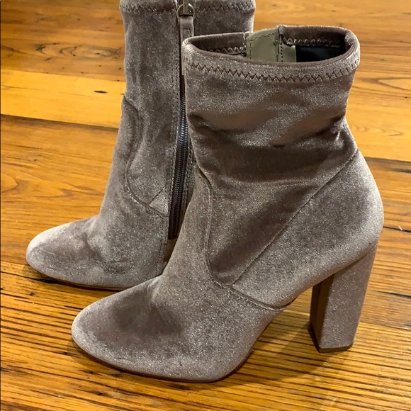 Steve Madden Shoes - Steve Madden Velvet Bootie Heels Size 7